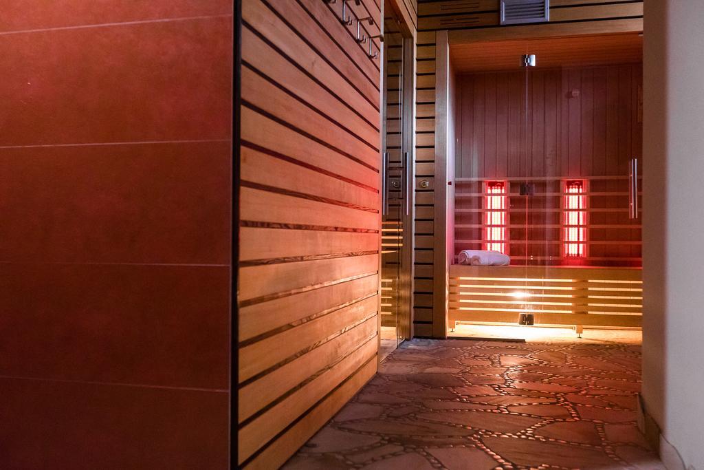Hotel Collini Пинцоло Екстериор снимка
